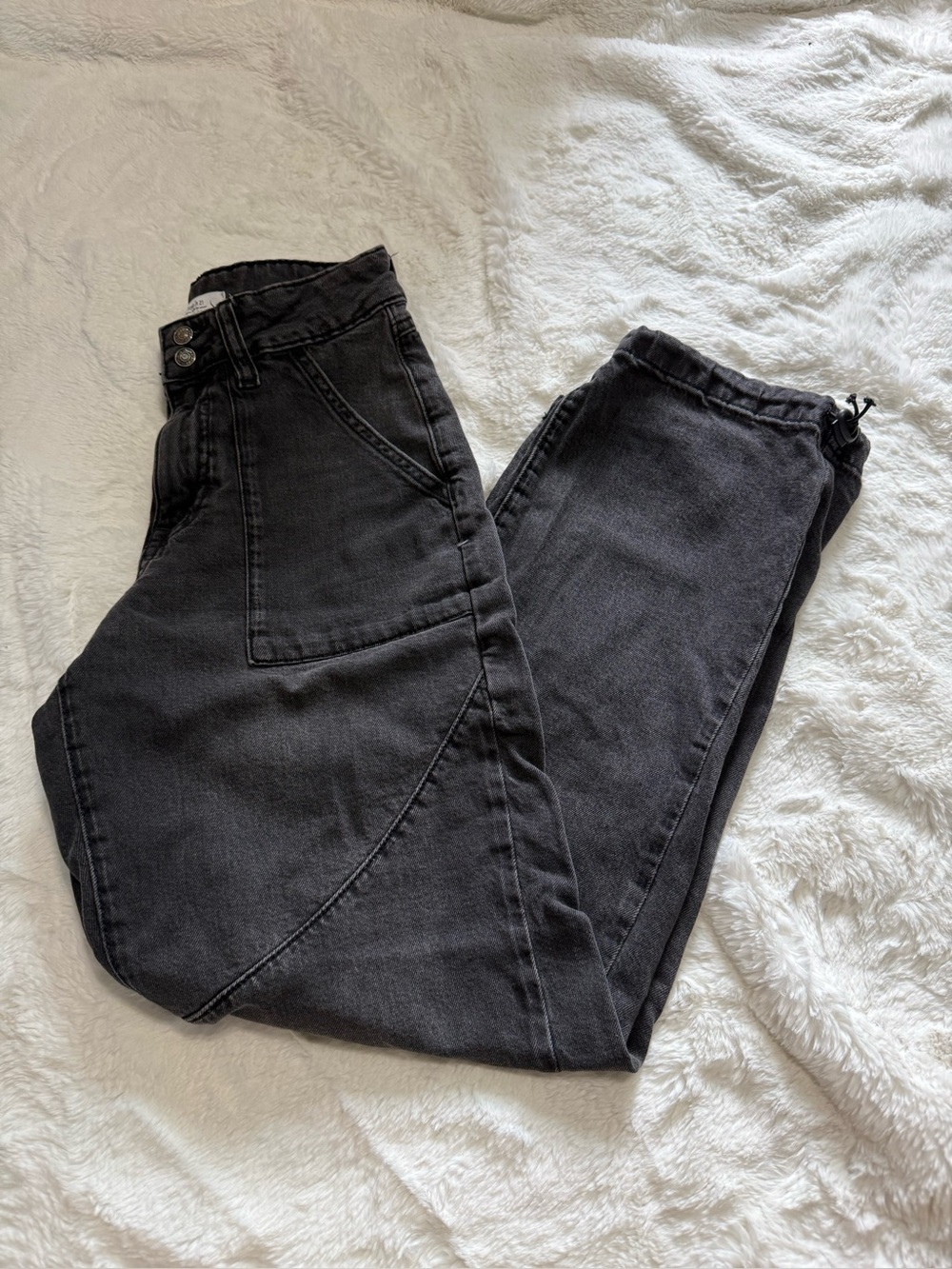 Forever 21 Mid Rise Black Women’s Jeans With Elastic Cuffs